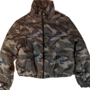 Wild Fable Outdoor Womens Large Green Camo Puffer Jacket Zip Orange Lined